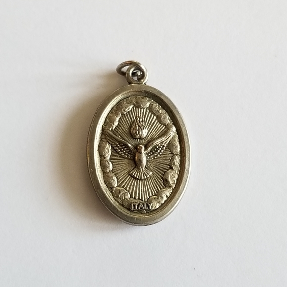 Vintage Holy Family medal pendant silver tone Catholic christian religious - Picture 6 of 8